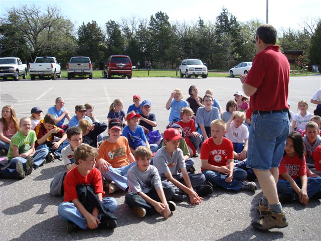 Dennis Ferraro speaking to children about Nebraska's herpetofauna.